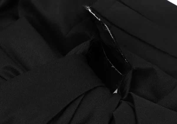 COMME des GARCONS Front Cutting Ribbon Design Pleated Skirt K-164111_009