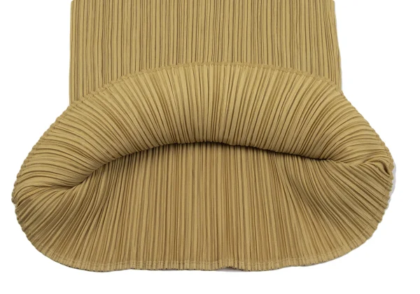 PLEATS PLEASE High-neck Long Sleeve Top K-164395_010