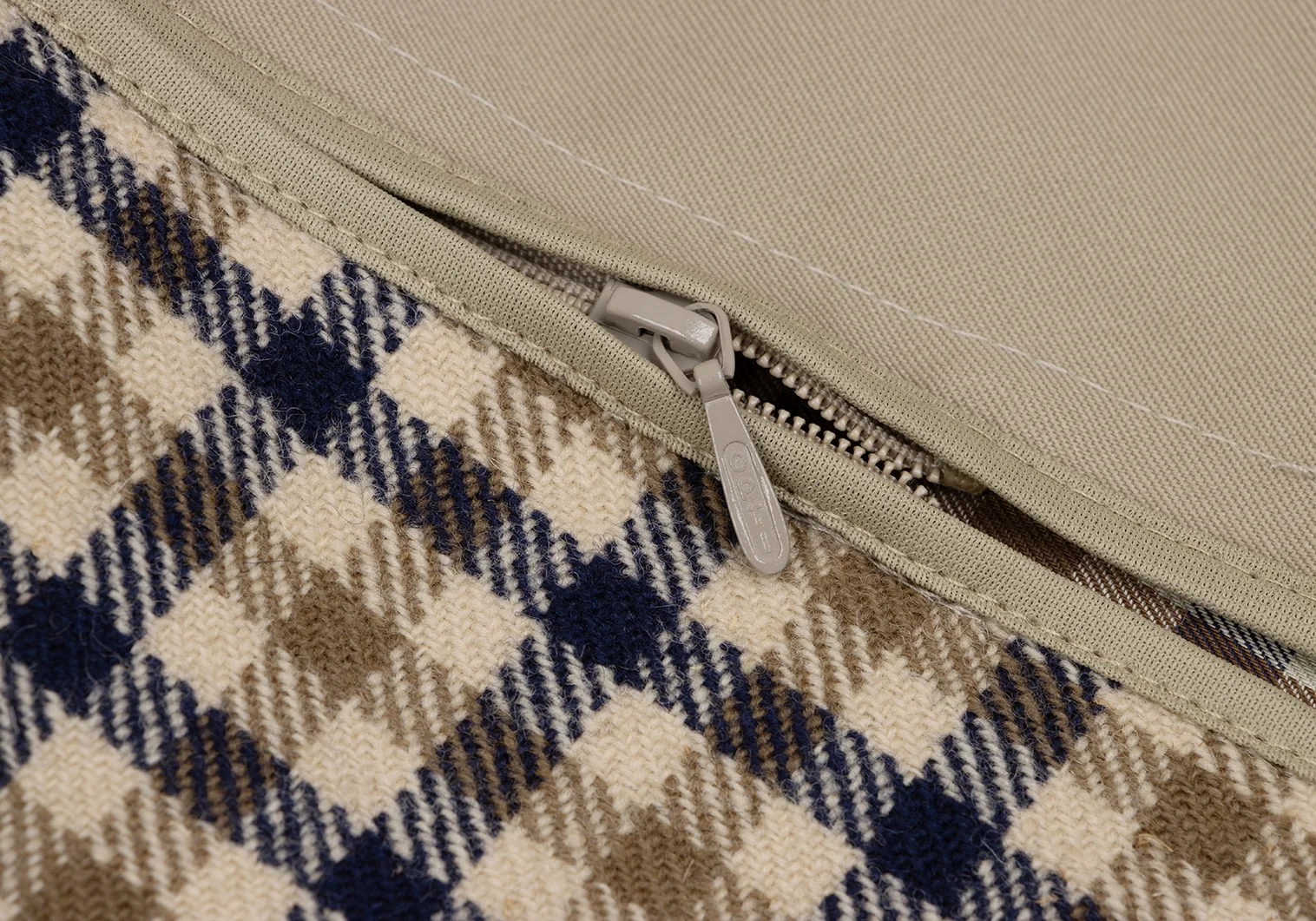 アクアスキュータムAquascutum 裏チェックライナートレンチコート