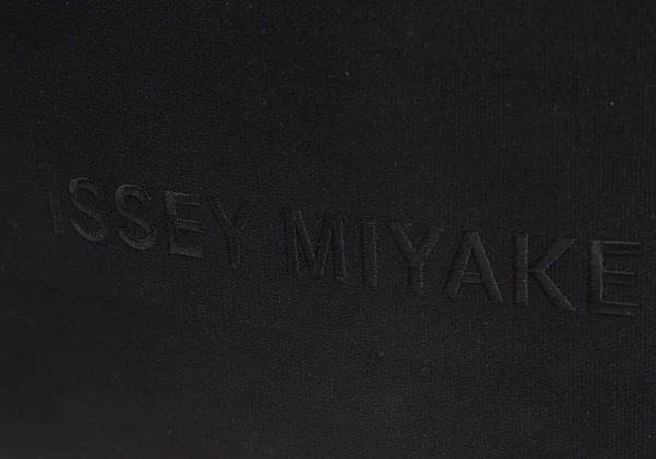 ISSEY MIYAKE Logo Printed Tote Bag K-165006_003