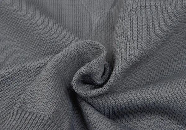 COMME des GARCONS HOMME PLUS Poly Back Embossed Design V-Neck Knit K-165642_012