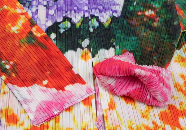 PLEATS PLEASE Colorful Graphic Print Short Cardigan & Skirt K-165669_008