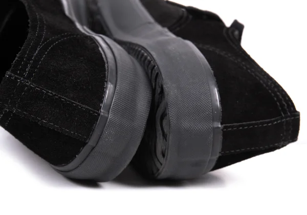 COMME des GARCONS HOMME Suede Sneakers K-165712_010