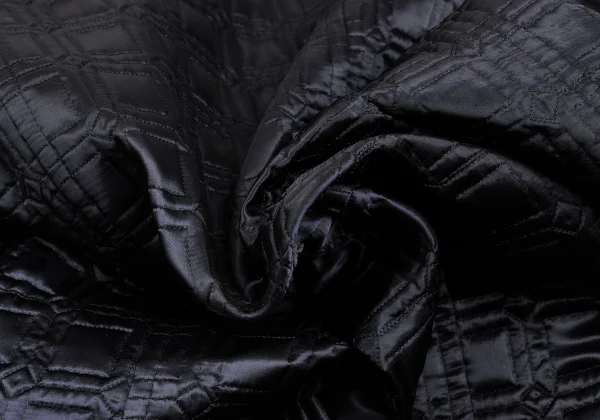 robe de chambre COMME des GARCONS Geometric Quilted Coat K-165818_016