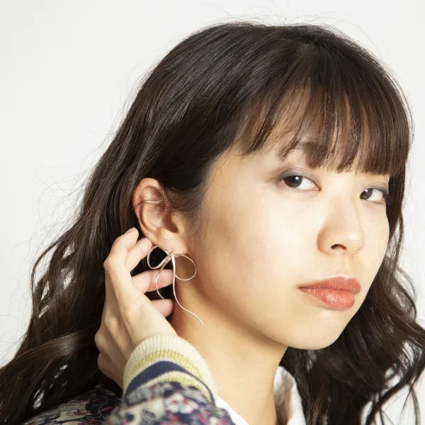 UZUOU Silver925 Ribbon design One ear Earring Silver  K-166174_001