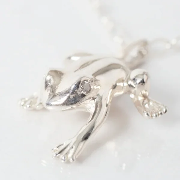 UZUOU Silver925 Diamond's eyes frog Motif Necklace K-166179_005