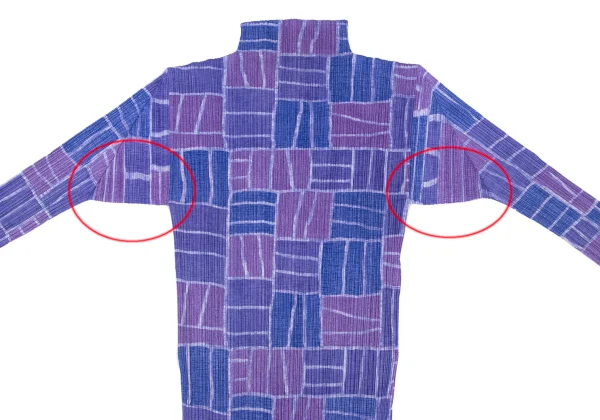 PLEATS PLEASE Tile Printed Turtle Neck Top  K-166502_003