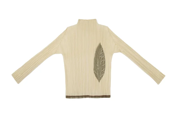 PLEATS PLEASE Pleated Leaf Patch Long Sleeve T-shirt K-166571_002