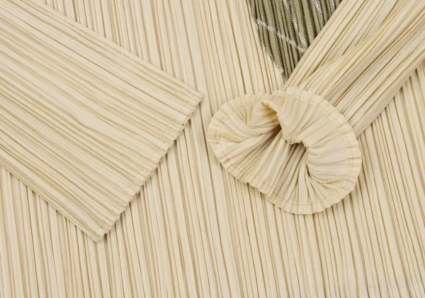 PLEATS PLEASE Pleated Leaf Patch Long Sleeve T-shirt K-166571_006