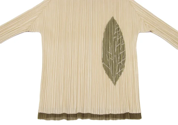 PLEATS PLEASE Pleated Leaf Patch Long Sleeve T-shirt K-166571_007