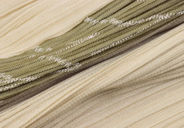 PLEATS PLEASE Pleated Leaf Patch Long Sleeve T-shirt K-166571_014