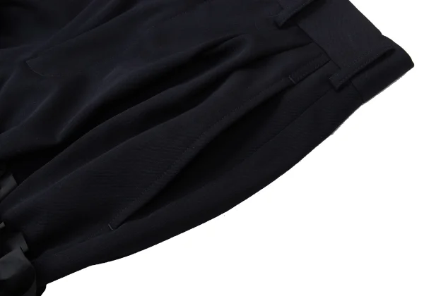 COMME des GARCONS Wool Gaba Frilled Hem Shorts K-166604_004