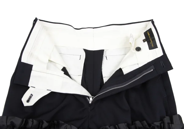 COMME des GARCONS Wool Gaba Frilled Hem Shorts K-166604_005