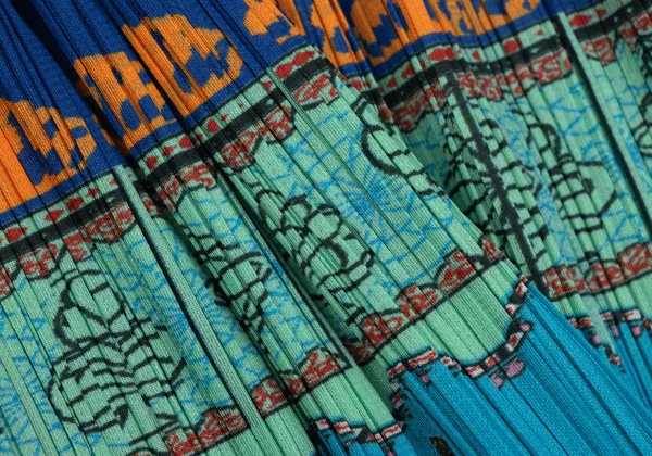 PLEATS PLEASE Fairy Tale Print Pleats Skirt K-166624_011