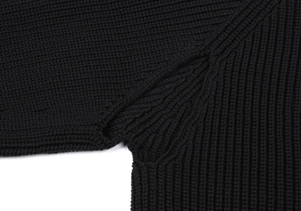 ISSEY MIYAKE Turtle Neck Poly Knit Sweater K-167488_006