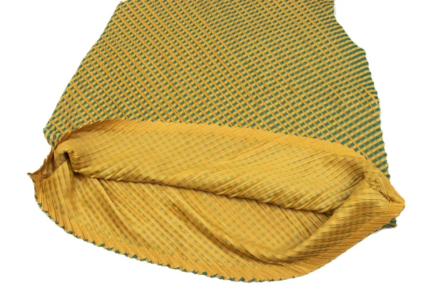 PLEATS PLEASE Check Diagonal Pleated Sleeveless Top K-167879_007