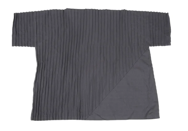 ISSEY MIYAKE me Blended Side Pleated Boat Neck T-shirt K-167899_009