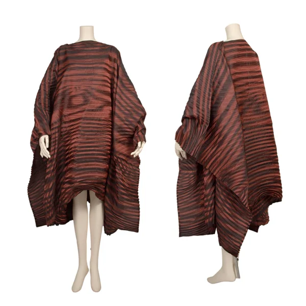 ISSEY MIYAKE Graphic Printed Pleats Poncho Brown F K-168181_001