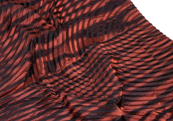 ISSEY MIYAKE Graphic Printed Pleats Poncho K-168181_008