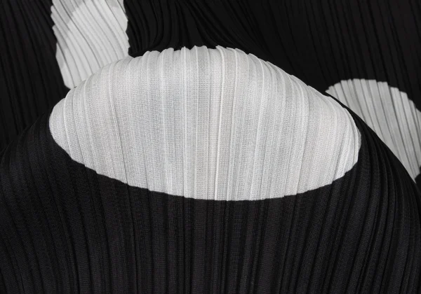 PLEATS PLEASE Dot Print Pleated Skirt K-168210_008