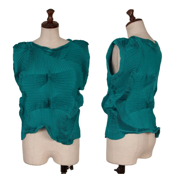 ISSEY MIYAKE 3D Steam Stretch Pleats Sleeveless Top Green 2 K-168673_001