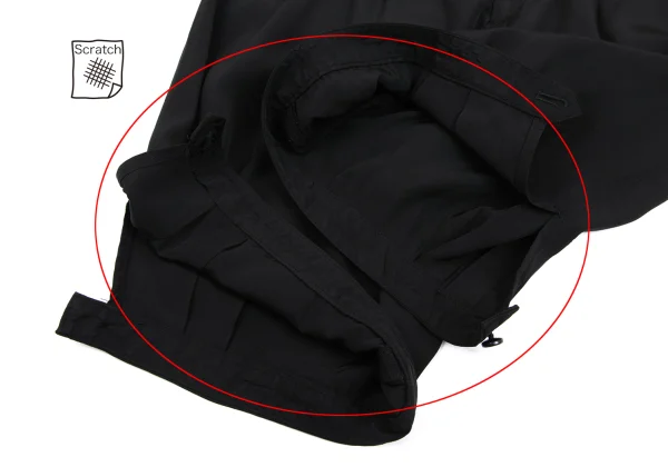 COMME des GARCONS Rayon Two Tuck Shorts K-168874_010