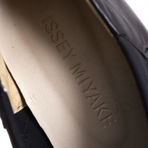 ISSEY MIYAKE Metal Heel Design Leather Shoes K-168966_013