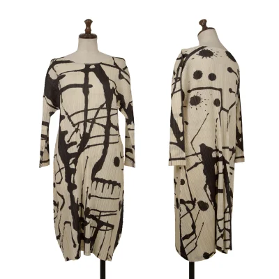 PLEATS PLEASE Graphic Print Dress