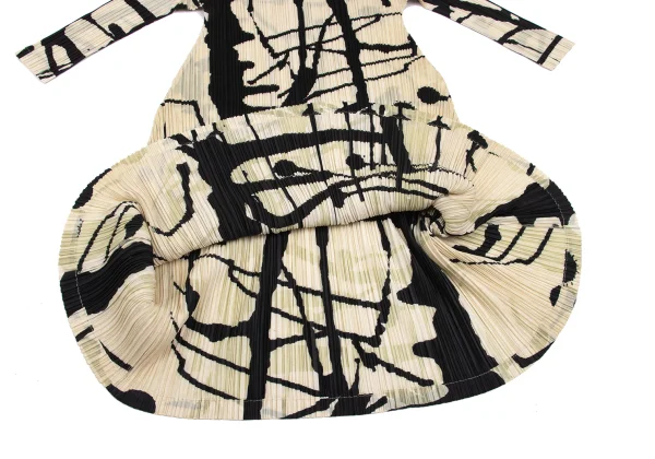 PLEATS PLEASE Graphic Print Dress K-169334_008
