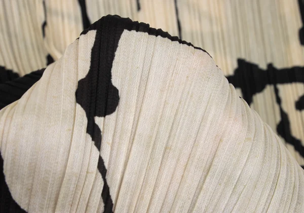 PLEATS PLEASE Graphic Print Dress K-169334_011