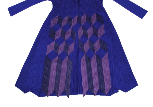 PLEATS PLEASE Geometric Patch Buttonless Coat K-169374_007