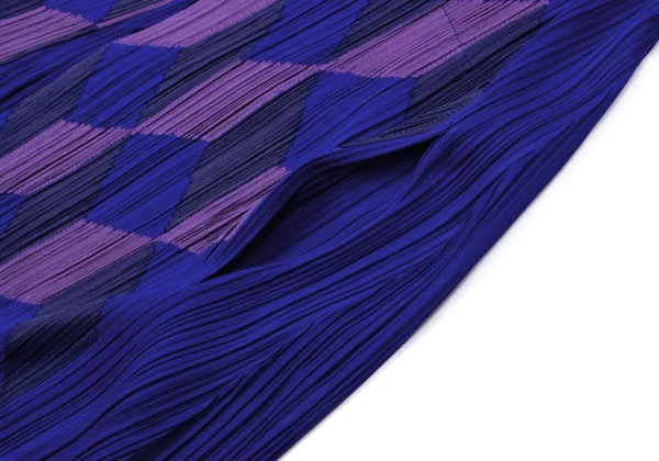 PLEATS PLEASE Geometric Patch Buttonless Coat K-169374_009