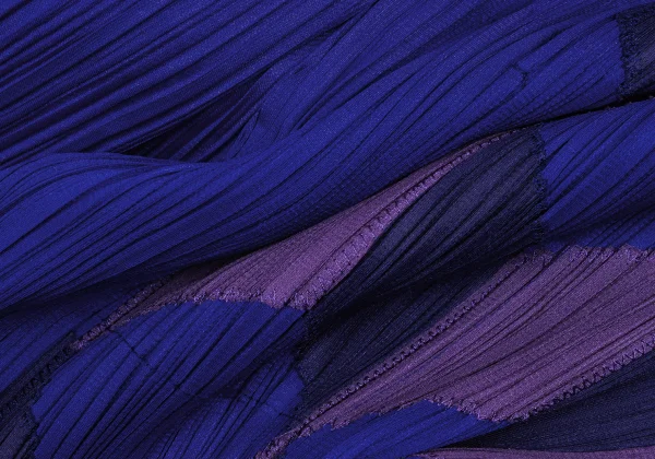 PLEATS PLEASE Geometric Patch Buttonless Coat K-169374_012