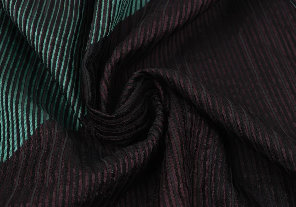 ISSEY MIYAKE Poly Wool Stripe Jacquard Coat K-169384_017