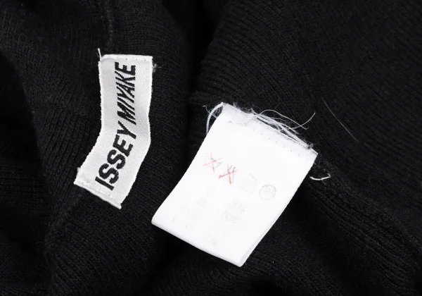 ISSEY MIYAKE Blended Fabric Buttonless Knit Cardigan K-169396_015