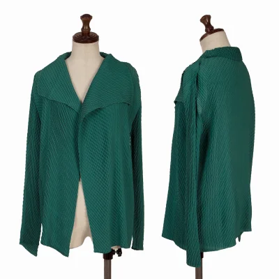 ISSEY MIYAKE Pleated Buttonless Cardigan