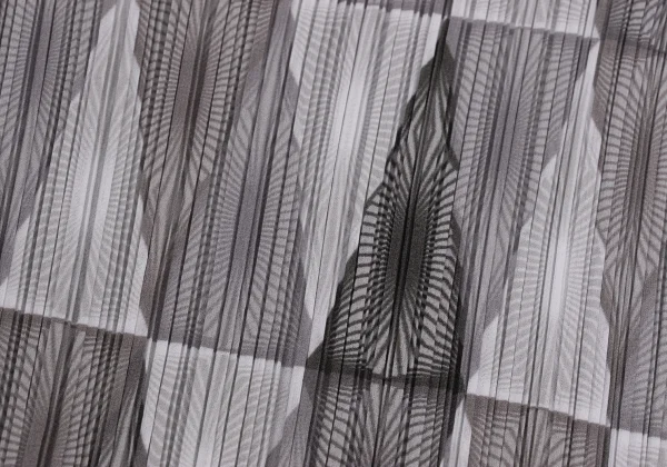 ISSEY MIYAKE Graphic Print Pleated Sleeveless Top K-169415_011