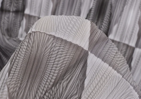 ISSEY MIYAKE Graphic Print Pleated Sleeveless Top K-169415_012