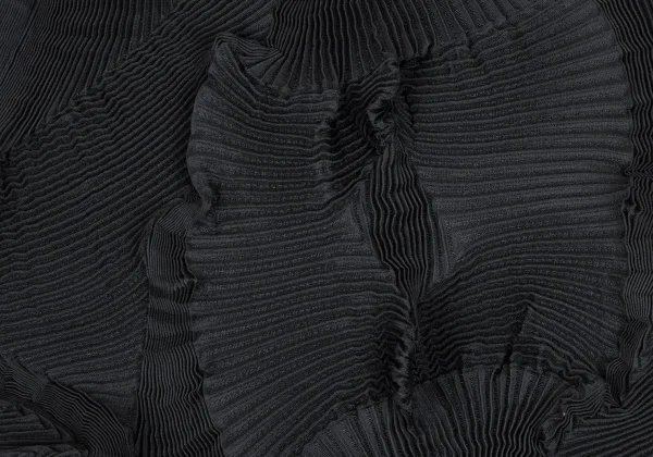 ISSEY MIYAKE 3D Steam Stretch Woven Skirt K-169420_011