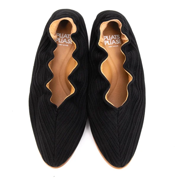PLEATS PLEASE Pleated Flat Shoes K-169590_002