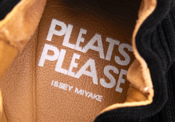 PLEATS PLEASE Pleated Flat Shoes K-169590_011