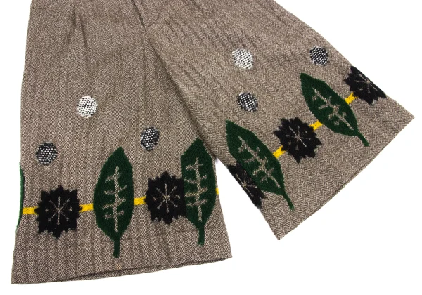 ISSEY MIYAKE me Dot Leaf Embroidery Herringbone Half Pants K-169600_005