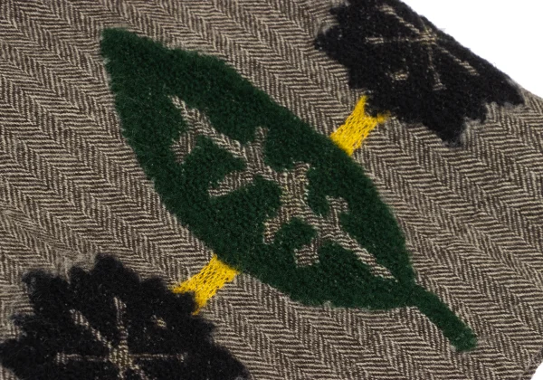 ISSEY MIYAKE me Dot Leaf Embroidery Herringbone Half Pants K-169600_007