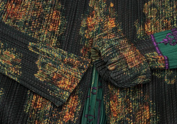 PLEATS PLEASE Graphic Print Wave Buttonless Cardigan K-169611_006