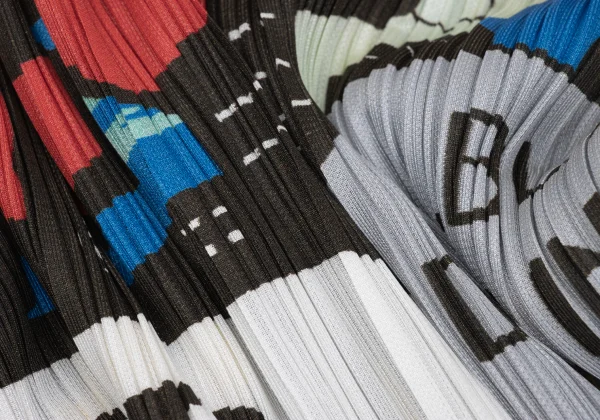 PLEATS PLEASE American Comics Print Double Zip Coat K-169622_013