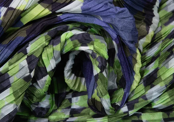 PLEATS PLEASE Geometric Print Switching Poncho K-169753_011