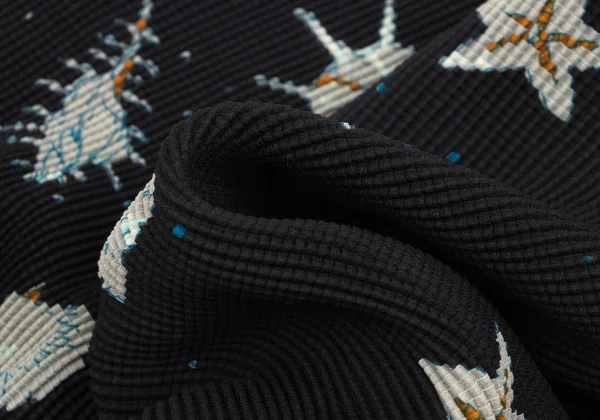 ISSEY MIYAKE me Marine Print Stretch Pleated Turtleneck T Shirt K-169756_013