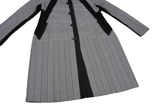 ISSEY MIYAKE Pleated Switching Checked Coat K-170086_011