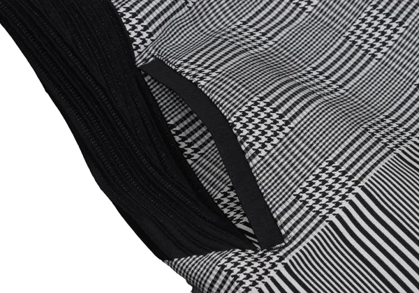 ISSEY MIYAKE Pleated Switching Checked Coat K-170086_012