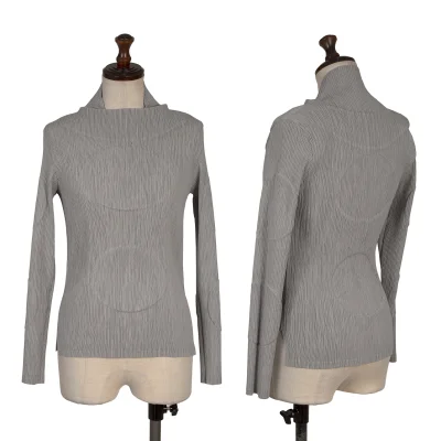 ISSEY MIYAKE Circle Embossed Neck Design Pleated T Shirt